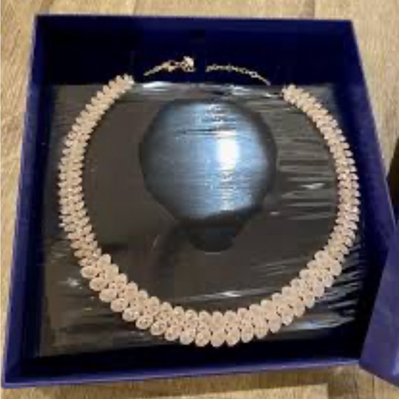 Swarovski Statement Necklace Diamonds with Gold Chain and Matching Earrings Set - Picture 6 of 16